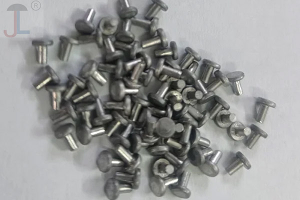 What is the melting point of aluminum rivets